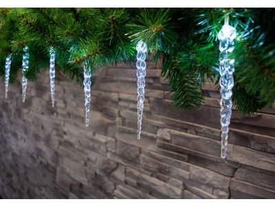 Reťaz MagicHome Vianoce Icicle, 12x LED studená biela, 12 cencúľov, 3xAA, IP44, exteriér, osvetlenie, L-2,20 m